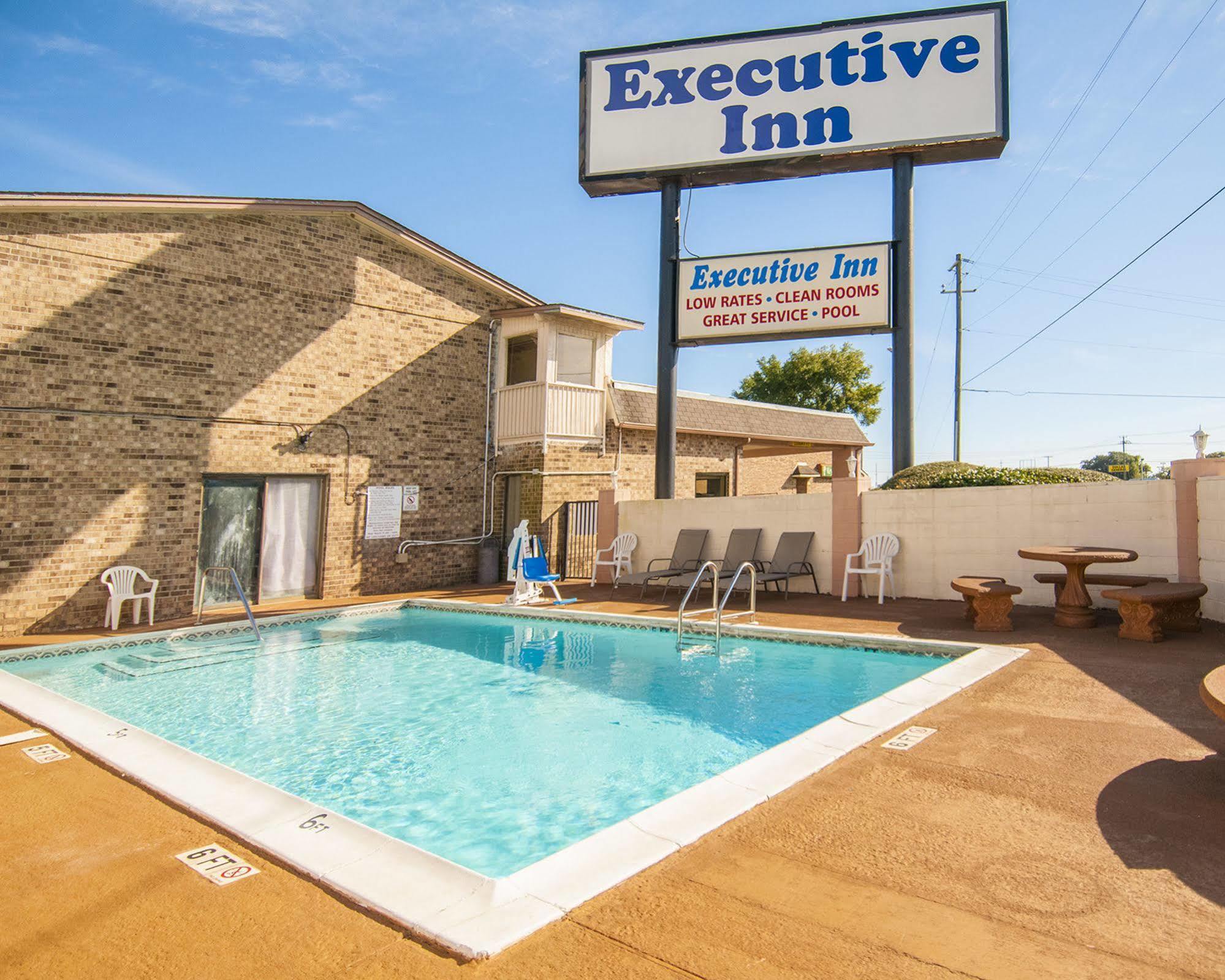 Executive Inn Ferry Pass Bagian luar foto